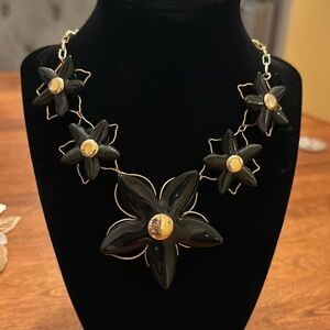 Resin and gold detailing flower necklace 18-20 inches